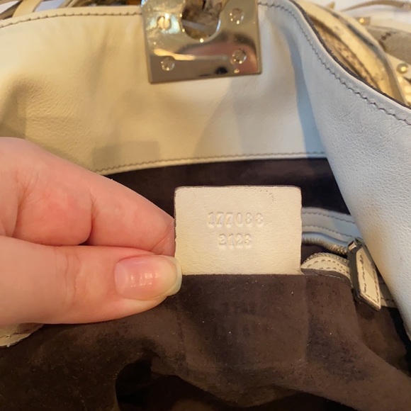 Gucci Crest Indy Hobo Bag (Limited Edition) - Picture 9 of 12